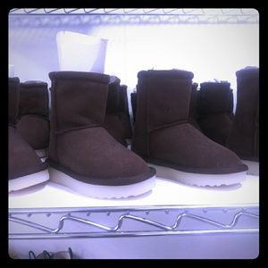 Children brown LED UGGH Style boots w/fur inside